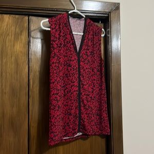 Suzy Shier red/black floral top